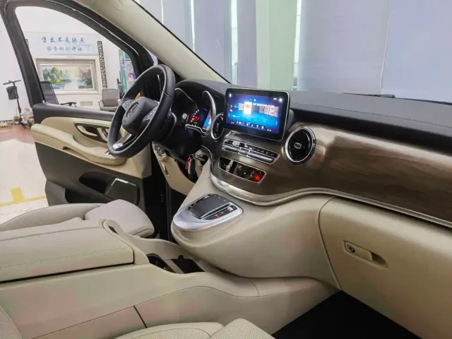 Mercedes-Benz V-Class — Фото автомобиля 7