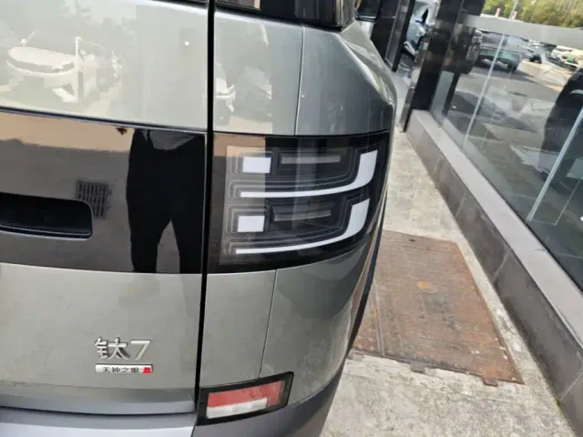 BYD FangChengBao Titanium 7 — Фото автомобиля 7