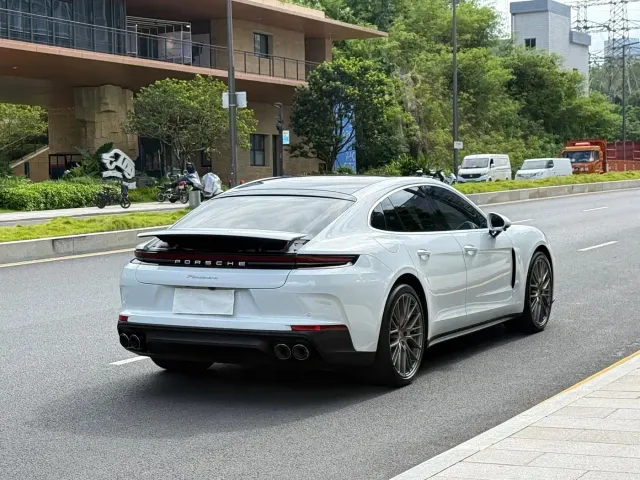 Porsche Panamera — Фото автомобиля 8