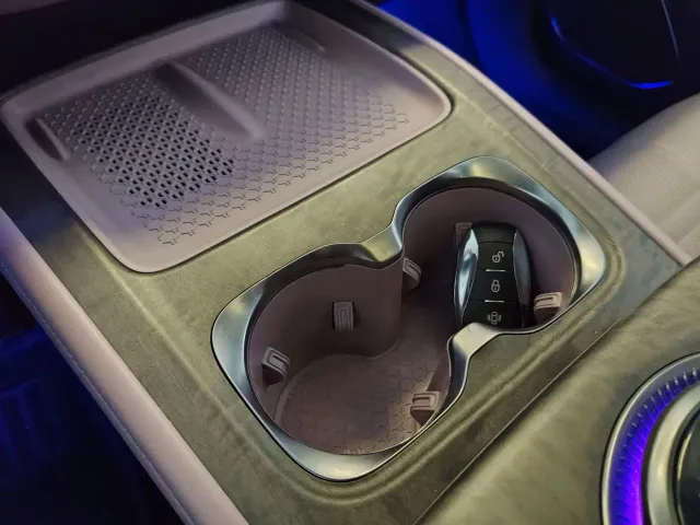 Hongqi Tian Gong 08 — Фото автомобиля 12