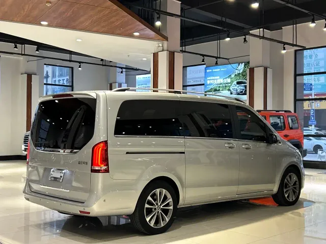 Mercedes-Benz V-Class — Фото автомобиля 26