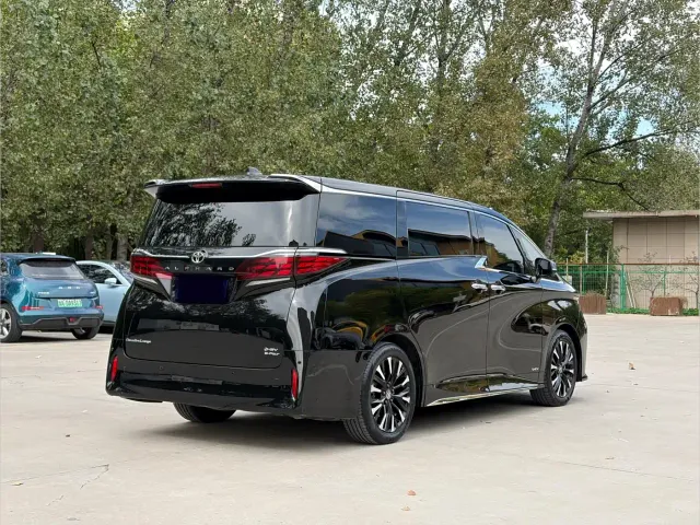 Toyota Alphard — Фото автомобиля 21