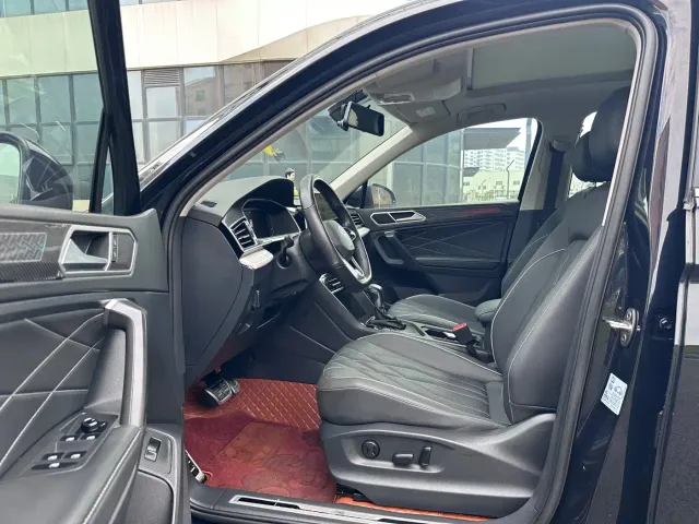 Volkswagen Tiguan L — Фото автомобиля 5