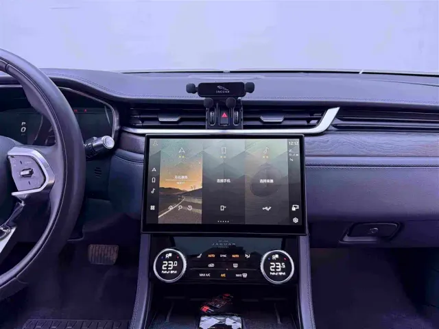 Jaguar XFL — Фото автомобиля 14