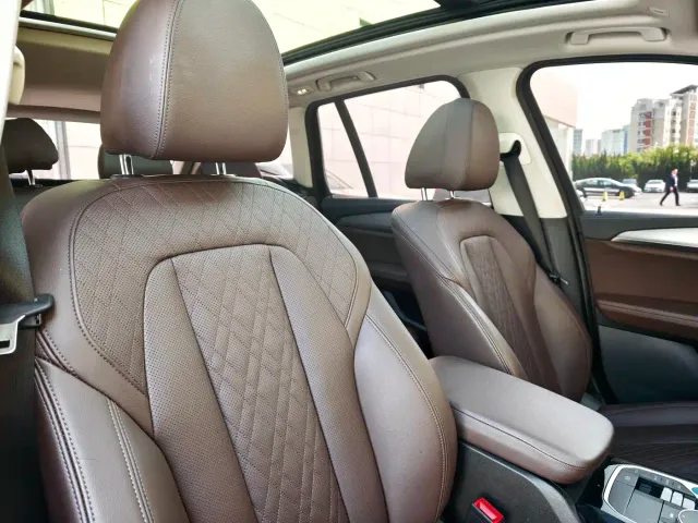 BMW iX3 — Фото автомобиля 18