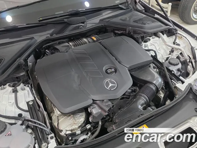 Mercedes-Benz E-Class — Фото автомобиля 6
