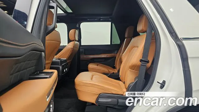 Ford Expedition — Фото автомобиля 11