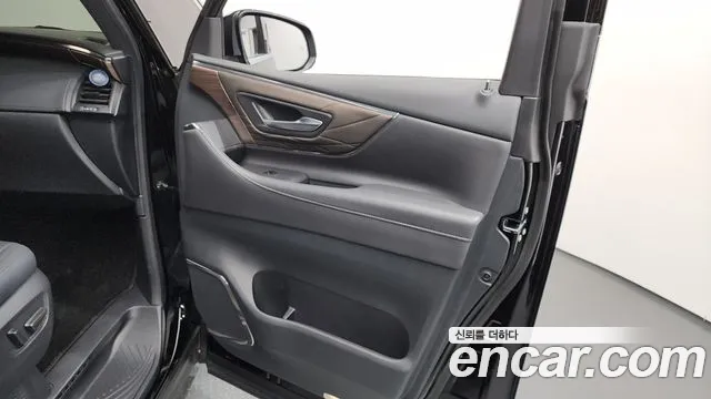 Toyota Alphard — Фото автомобиля 22