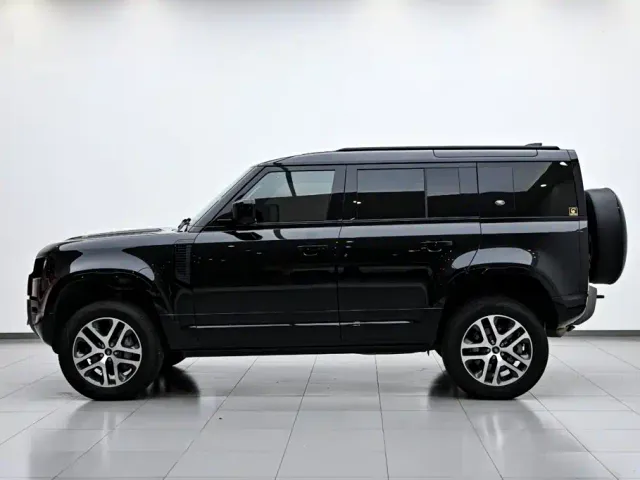Land Rover Defender — Фото автомобиля 5