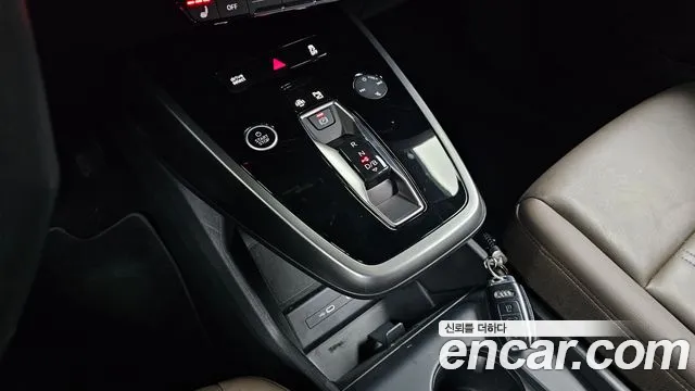 Audi Q4 e-tron — Фото автомобиля 9