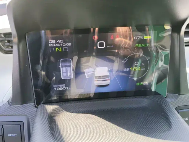 Wuling Hongguang Mini EV — Фото автомобиля 11