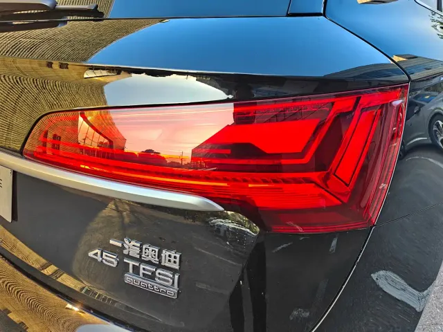 Audi Q5L — Фото автомобиля 14