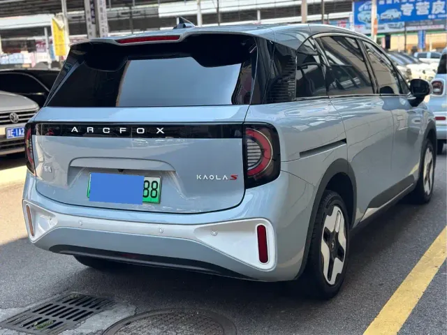 Arcfox Kaola S — Фото автомобиля 16