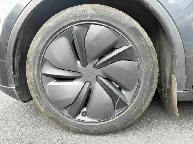 Tesla Model Y — Фото автомобиля 7