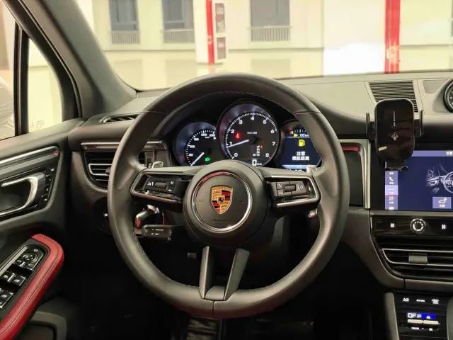 Porsche Macan — Фото автомобиля 11