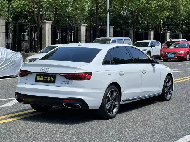 Audi A4L — Фото автомобиля 9