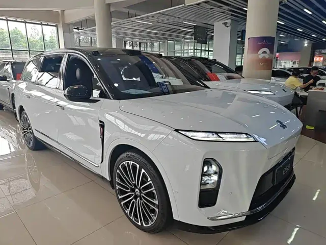Nio ES8 — Фото автомобиля 3