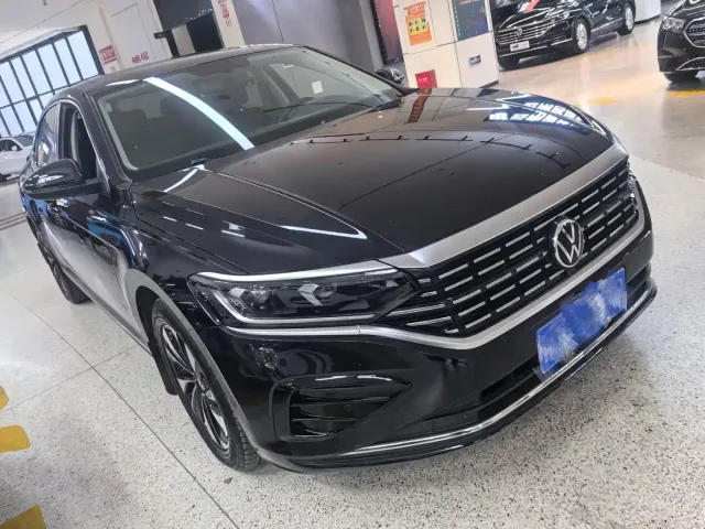 Volkswagen Passat — Фото автомобиля 2