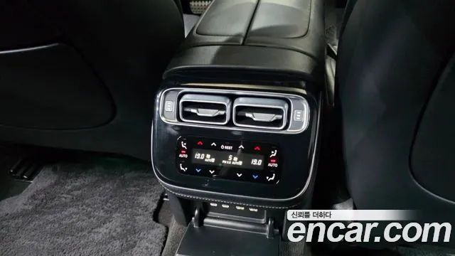 Mercedes-Benz S-Class — Фото автомобиля 27