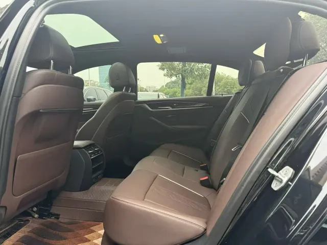 BMW 5 Series — Фото автомобиля 7