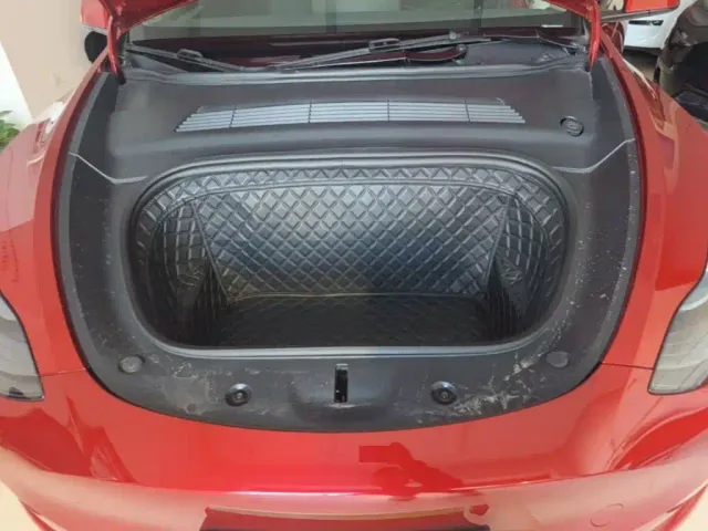 Tesla Model Y — Фото автомобиля 19