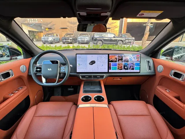 Li Auto L7 — Фото автомобиля 13