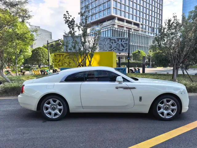 Rolls-Royce Wraith — Фото автомобиля 13