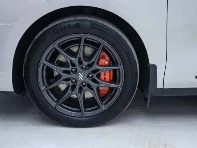 IM Motors LS6 — Фото автомобиля 8