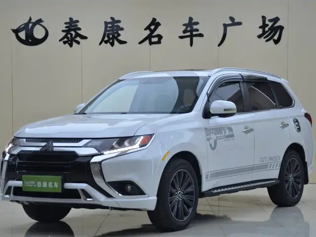 Фотография автомобиля — Mitsubishi Outlander