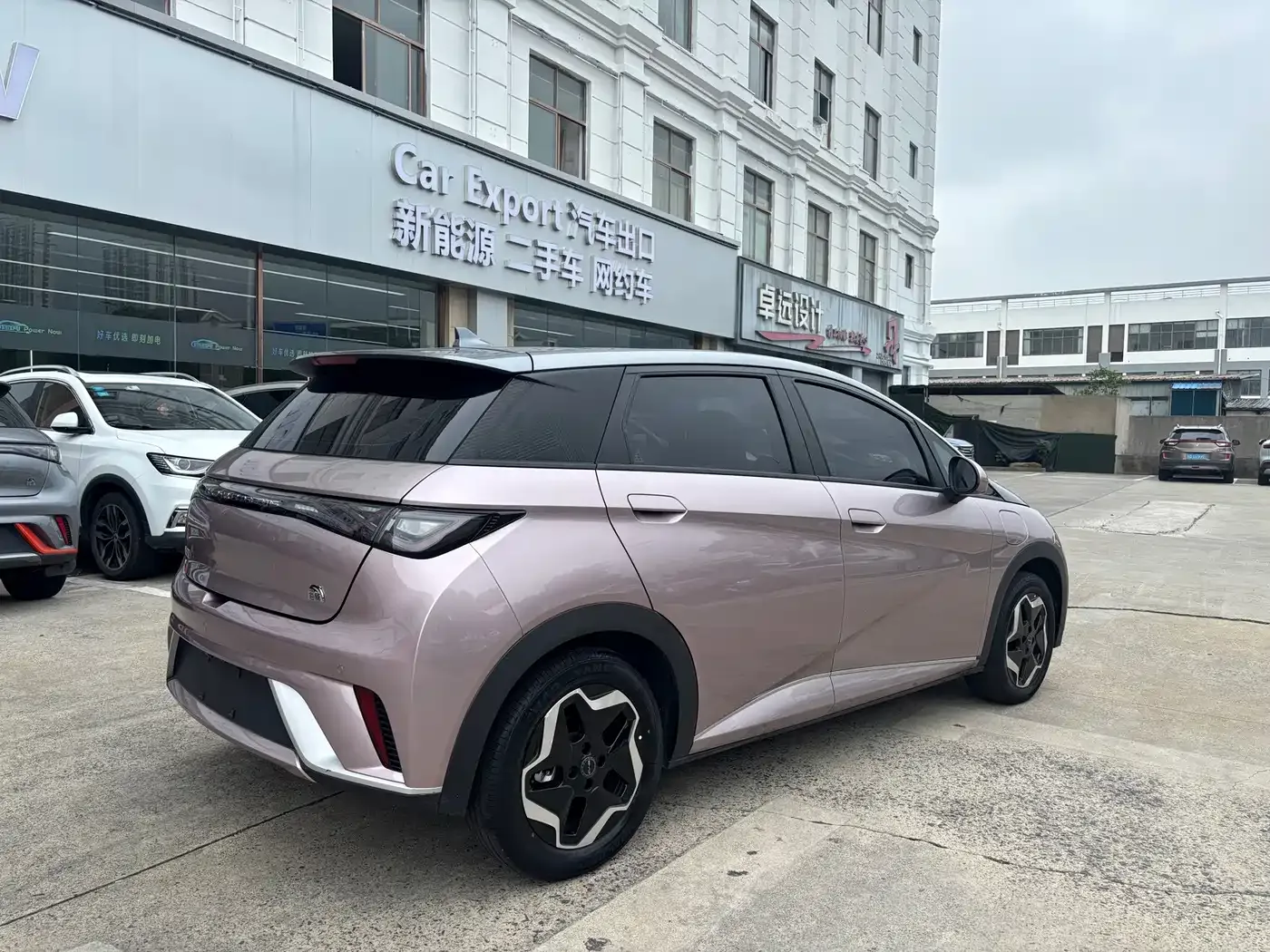 BYD Dolphin 2021 Model 405km Fashion Edition — Фото автомобиля 5