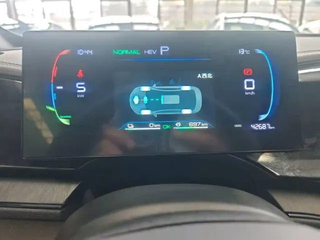 BYD Qin PLUS — Фото автомобиля 11