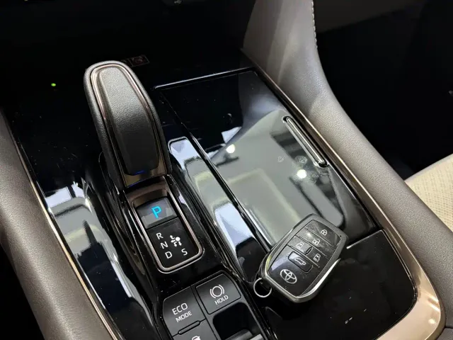 Toyota Alphard — Фото автомобиля 9