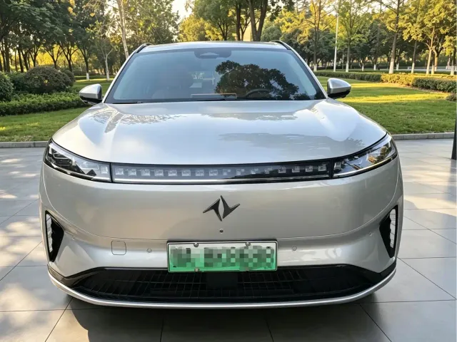 Dongfeng eπ 008 — Фото автомобиля 2