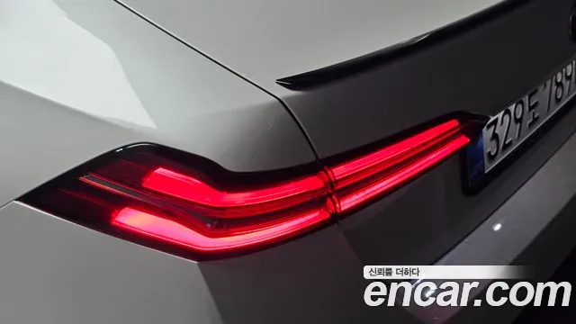 BMW 5-Series — Фото автомобиля 23