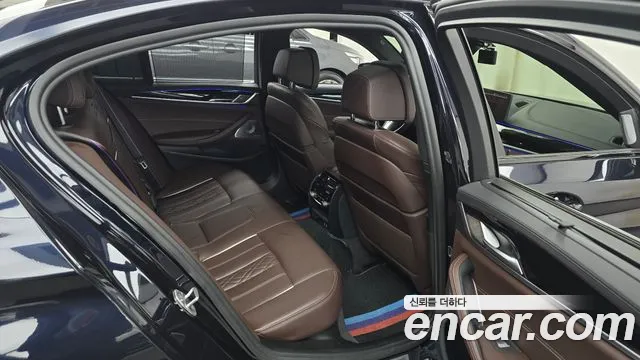 BMW 5 Series G30 — Фото автомобиля 17