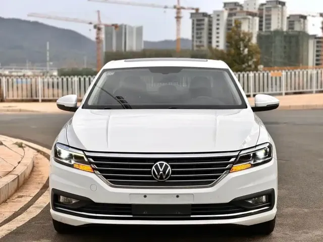 Volkswagen Lavida 2022 1.5L Auto Comfort Edition — Фото автомобиля 2