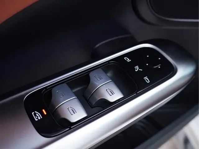Mercedes-Benz C-Class — Фото автомобиля 10