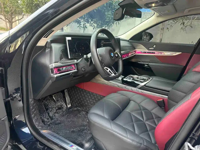 BMW 7 Series — Фото автомобиля 2