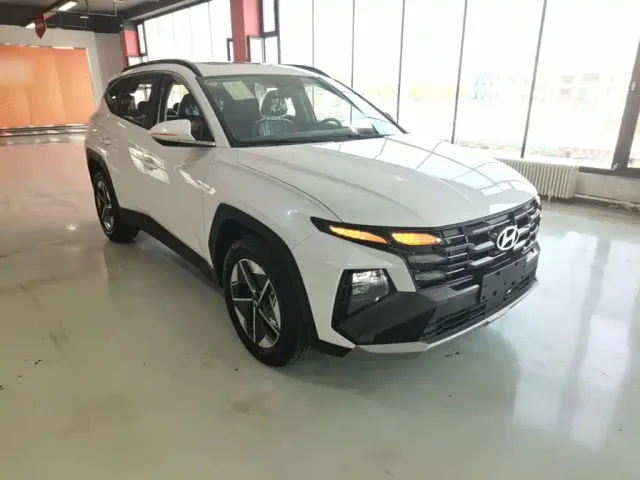 Hyundai Tucson — Фото автомобиля 3
