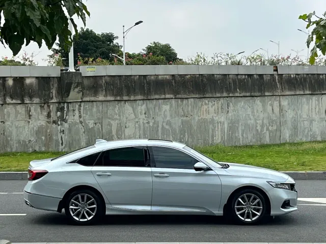 Honda Accord — Фото автомобиля 7
