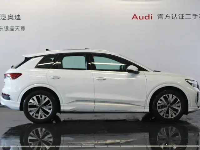 Audi Q4 e-tron — Фото автомобиля 4
