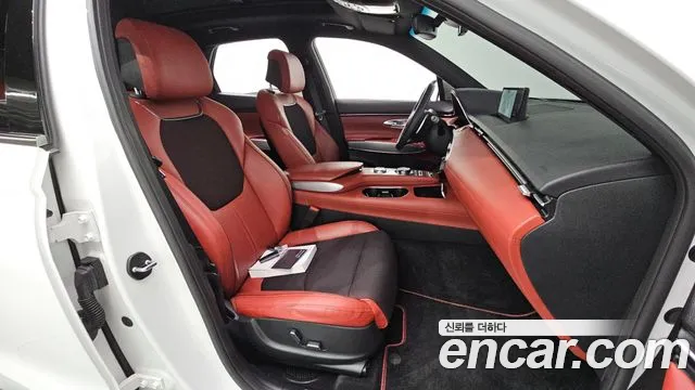Genesis GV70 — Фото автомобиля 11