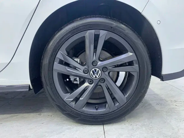 Volkswagen Golf — Фото автомобиля 15