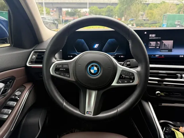 BMW i3 — Фото автомобиля 7