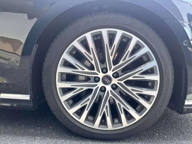 Audi A8 — Фото автомобиля 16
