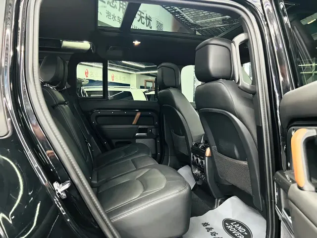 Land Rover Defender — Фото автомобиля 5