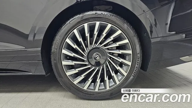 Hyundai Grandeur GN7 — Фото автомобиля 5