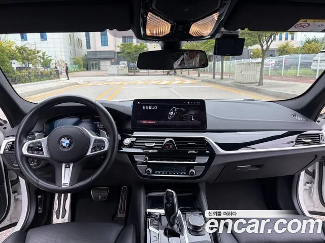 BMW 5 Series G30 — Фото автомобиля 15