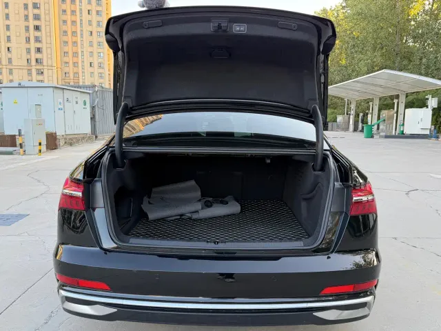Audi A6L — Фото автомобиля 10