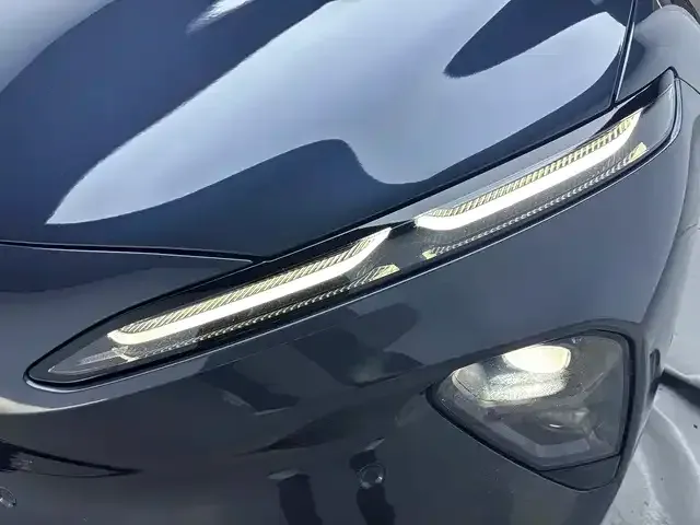 NIO NIO ET7 2022 100kWh Launch Edition — Фото автомобиля 7